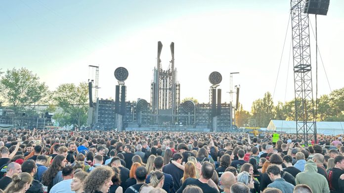 Rammstein: Čekamo početak koncerta, vrata su otvorena
