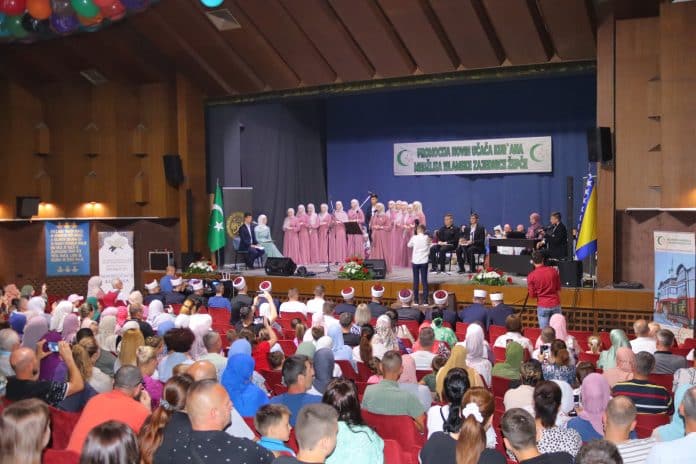 Žepče: Svečano promovirano 95 novih učača Kur'ana