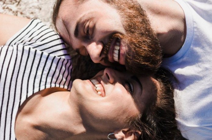 Ova 4 zodijaka idealna su romantična partnera za emocionalni karcinom,