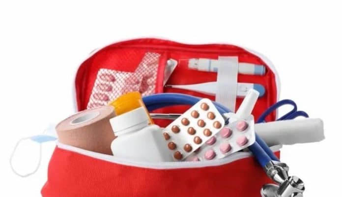 Putna apoteka: Šta stručnjaci preporučuju za ponijeti na put