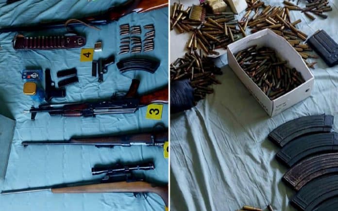 Arsenal oružja i droga pronađen kod Mostarca