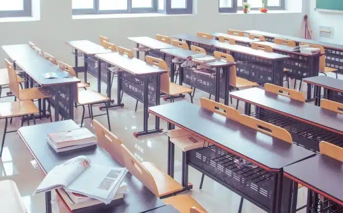 Učiteljici prijeti otkaz jer se gasi razred zbog ispisivanja 14