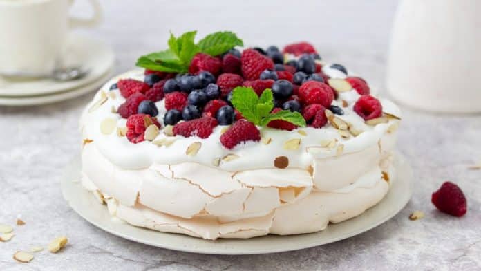 Pavlovljeva torta - luksuzna osvježavajuća poslastica za impresioniranje gostiju bez