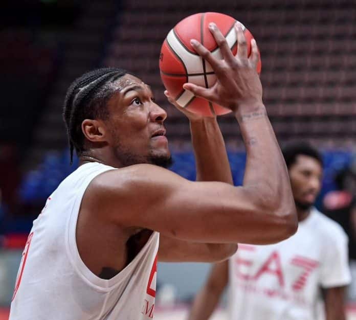 Armani otišao s centra i odmah potpisao za još jednog