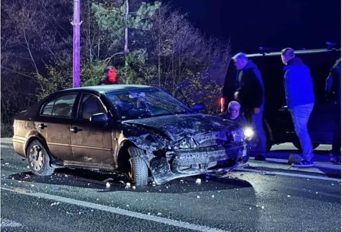 Konjic: U odronu kamenja oštećeno vozilo, nekoliko osoba povrijeđeno