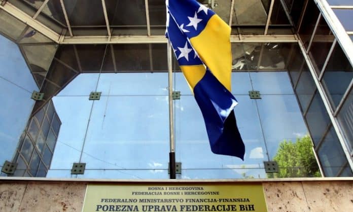 Porezni obveznici FBiH uplatili preko šest milijardi KM javnih prihoda