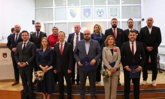 Vlada KS izražava povjerenje u čast i nevinost ministra Bošnjaka