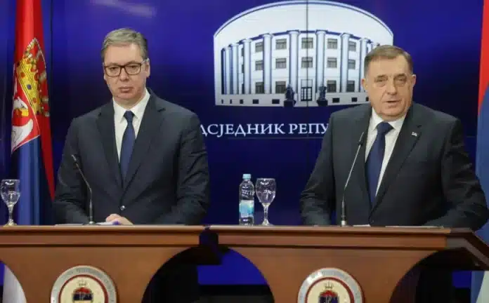 Dodik u društvu Vučića vrijeđao BiH: “Propala zemlja. Ništa od
