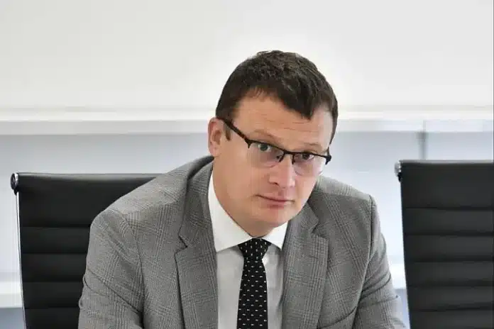 Božović poručio Dodiku: Pokreneš sud pa kukaš što ti sude,