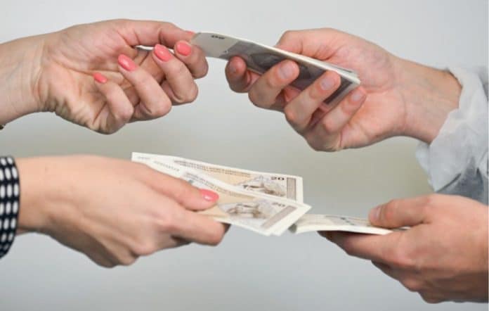 38 posto firmi u RS smanjilo platu radnicima tako što