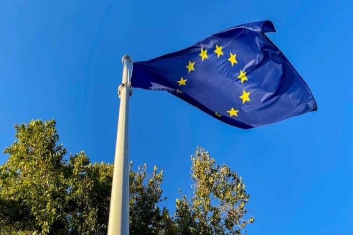 Najviše povjerenja u EU u Crnoj Gori, manje u S.