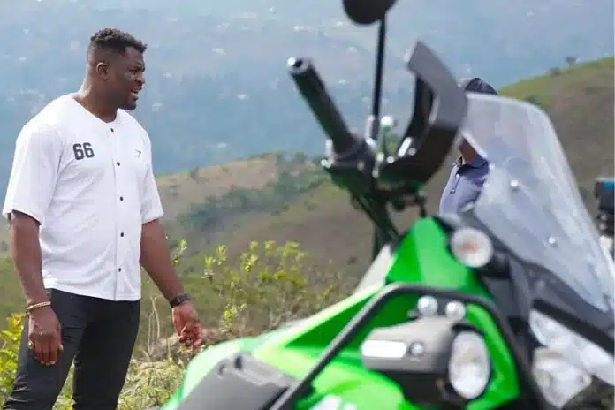 UFC prvak Francis Ngannou motociklom pregazio tinejdžerku: “Slomljeno mi je