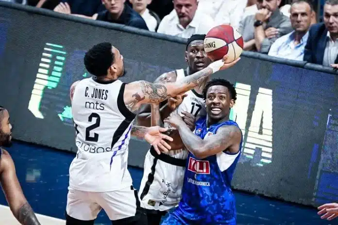 Partizan je prokockirao dvoznamenkasti prednost u Podgorici: Treća četvrtina za