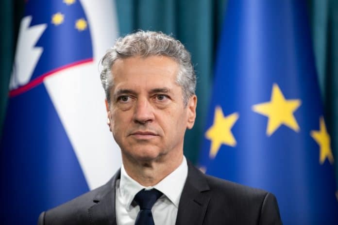 ŠOK ZA EUROPU: Slovenija na rubu izlaska iz NATO-a?