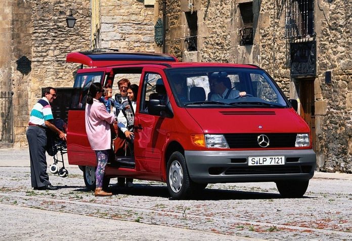 Mercedes-Benz Vito: Tri decenije dominacije od teretnog do luksuznog kombija