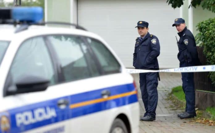 Poznati hrvatski pjevač prijetio, ponižavao i djetetu pokazivao spolni organ: