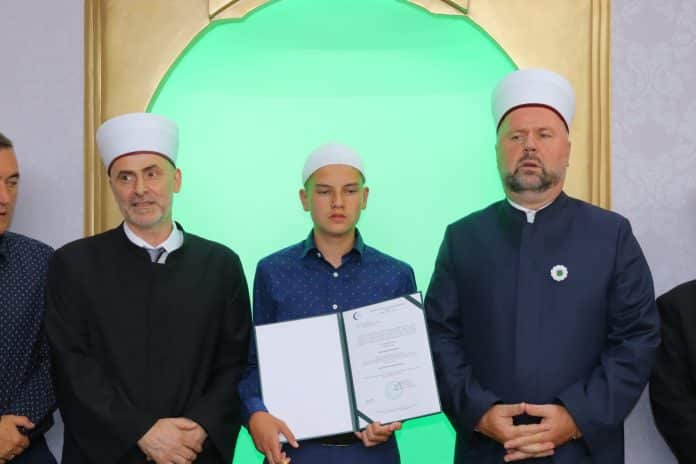 U Zenici proučena hafiska dova mladom hafizu Abdulahu Redžiću