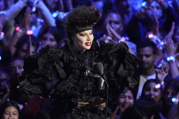 Lady Gaga pokorila MTV: Četiri nagrade u jednoj noći