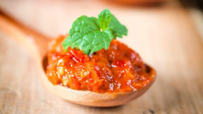 Tradicionalni makedonski Pindjur - recept za domaće Namaz izrađen od