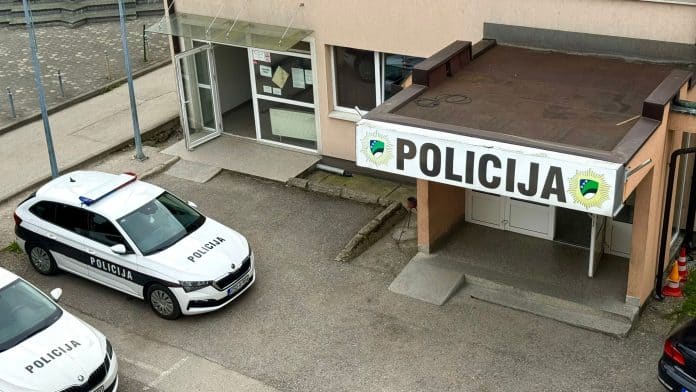 Policajci uhićeni u akciji protiv mreže za iskorištavanje i prostituciju
