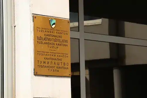 Tužiteljstvo TK: Policajci vrbovali i seksualno iskorištavali maloljetnice