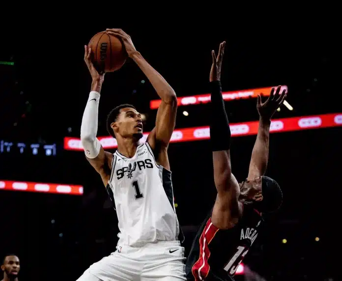 NBA: Milwaukee slavio u derbiju bez Janis, Wemby vodio Spurse