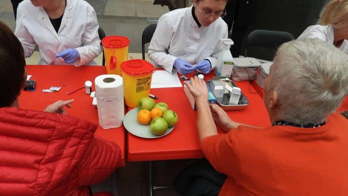 FOTO+VIDEO: Zeničani razgovarali sa stručnjacima o opasnostima i prevenciji dijabetesa