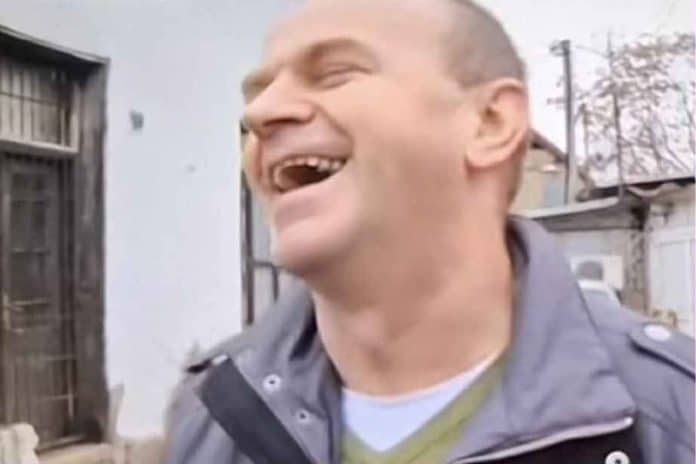 Novinar RTRS-a pitao prolaznika isplati li se uzeti prase, njegov