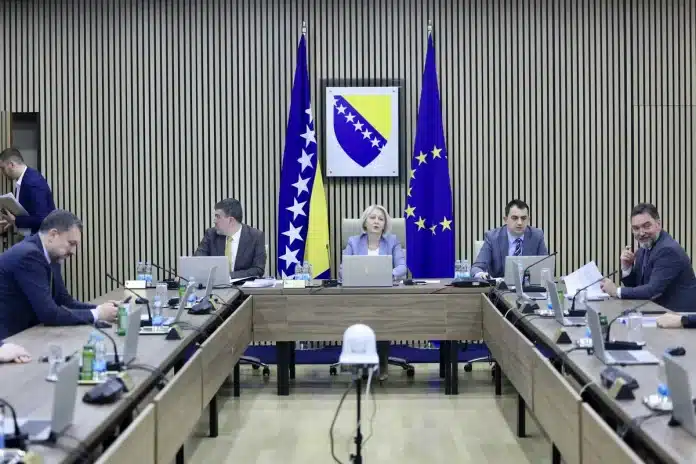 Vijeće ministara BiH usvojilo odluku, ide isplata 1.000 KM pomoći