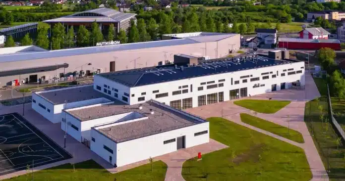 Učenici masovno padaju u nesvijest u novoj školi u Laktašima,