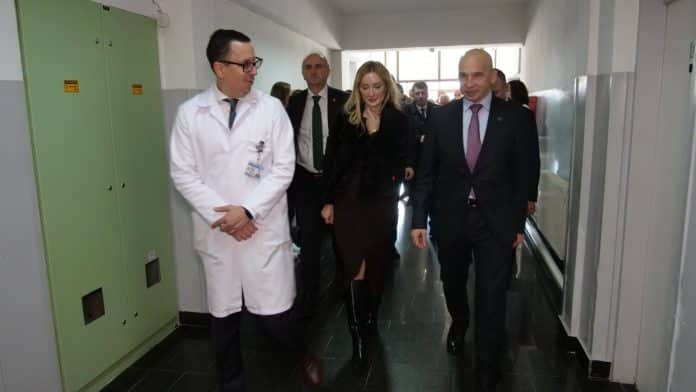 Delegacija ZDK posjetila Opcu bolnicu u Tesnju i najavila jacu podrsku