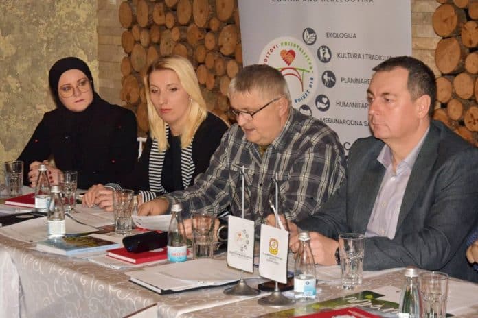 Stručni skup o planinarenju i boravku djece u prirodi: Planinarska