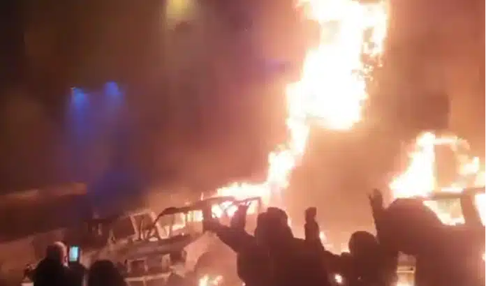 VIDEO Masovni prosvjedi potresaju Iran: tisuće na ulicama, vlasti gase