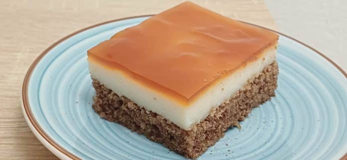 Crni biskvit s orasima - savršen za bogate kreme i