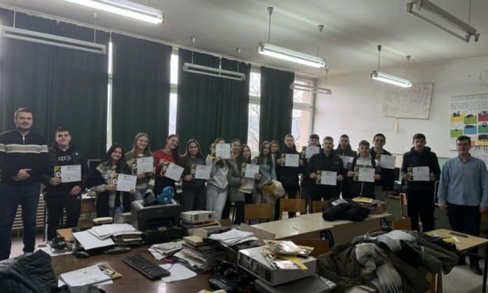 FOTO: Program “Ko zapravo pobjeđuje?” realiziran u pet osnovnih škola