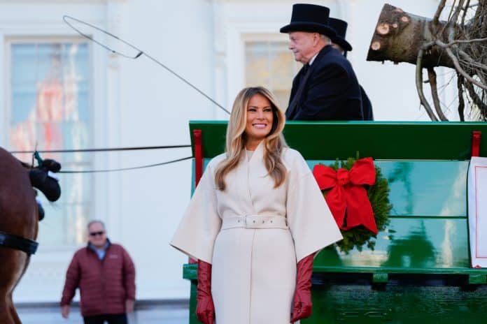 Modna izdanja Melanije Trump koja su obilježila 2025. godinu