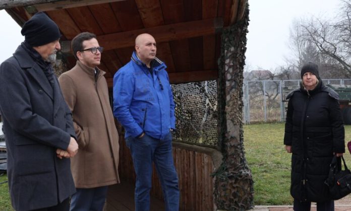 Premijer i ministri u Vladi KS obišli ključne memorijalne lokalitete u