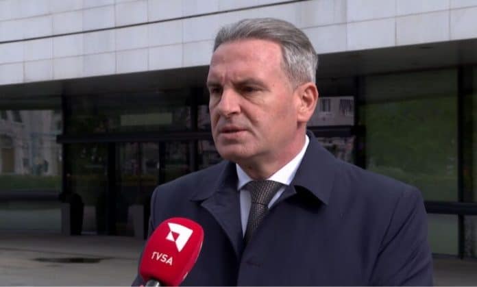 Smajić: Schmidtov pasivan odnos prema blokadama direktno pogoduje politikama HDZ-a