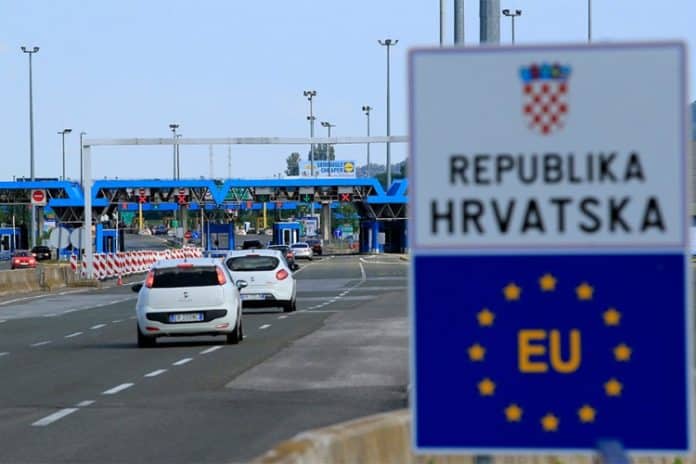VODIČ ZA BH. PUTNIKE: Kako preći granicu bez gužve i