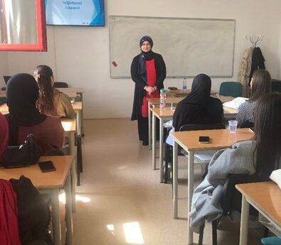 DR. SAFIJA MALKIĆ ODRŽALA PREDAVANJE NA ISLAMSKOM PEDAGOŠKOM FAKULTETU UNIVERZITETA