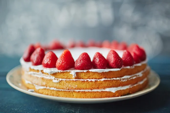 Fanta torta od jagoda možda zvuči čudno, ali lako bi