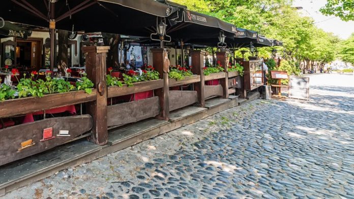 Konobar umalo zapali restoran i zabunom napravi jedno od najpoznatijih