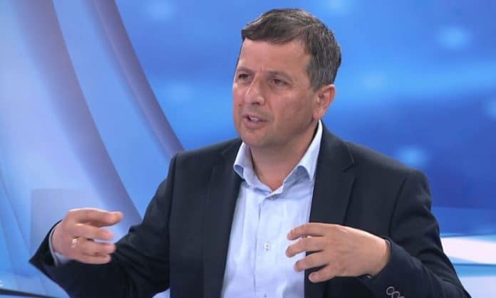 Vučić drži na uzdi Milorada Dodika i dobar dio opozicije