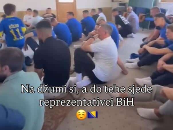 Zmajevi klanjali džumu: Dedić, Demirović, Muharemović i Burnić snimljeni u