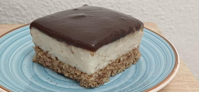 Ova torta je oduševila sve goste! Mekani biskvit i bogata