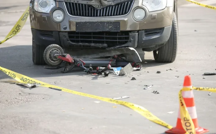 Građani se opraštaju od mladića koji je poginuo na romobilu