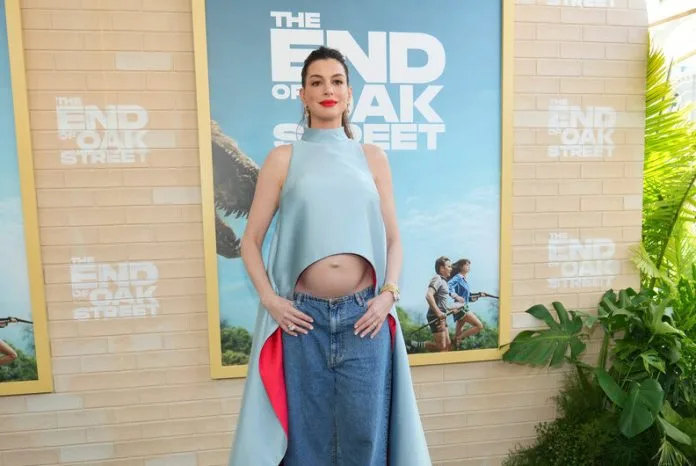 Trudnički outfit Anne Hathaway podijelio mišljenja: „Ovo je baš promašaj!“