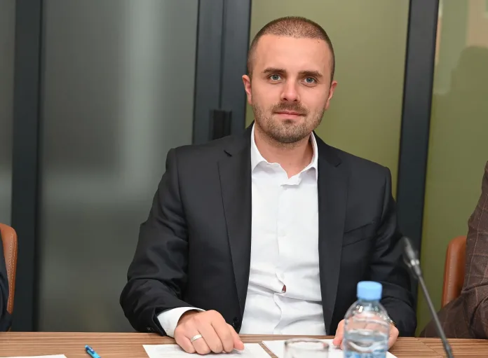 jasmin-cajic-1408-1