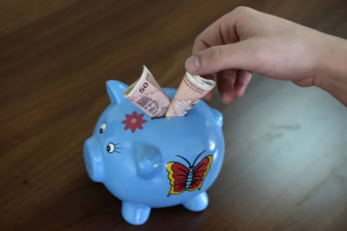 Koliko novca treba imati “sa strane”: Ako pređete ovu cifru,
