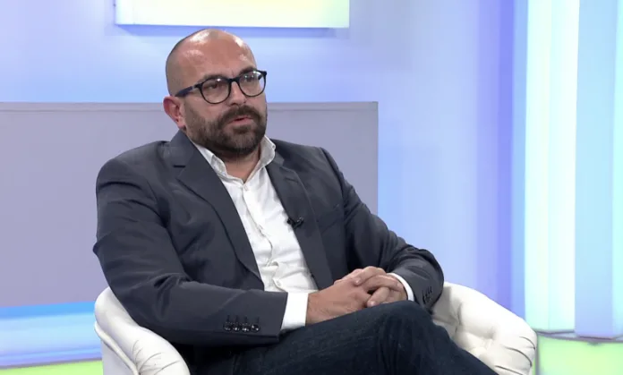 Besplatno putno osiguranje i nove pogodnosti za osiguranike u KS: